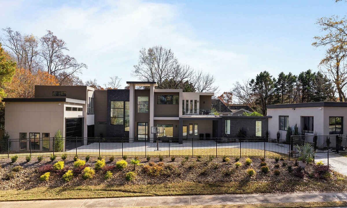 Marietta House | Spacious 7-Bedroom Gated Modern Estate In Charming Marietta With Pool