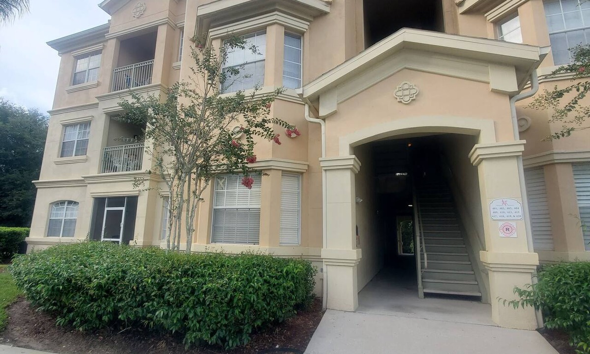 Loughman Apartment | Spacious and Beautiful Condo, 15 minutes from Disney !