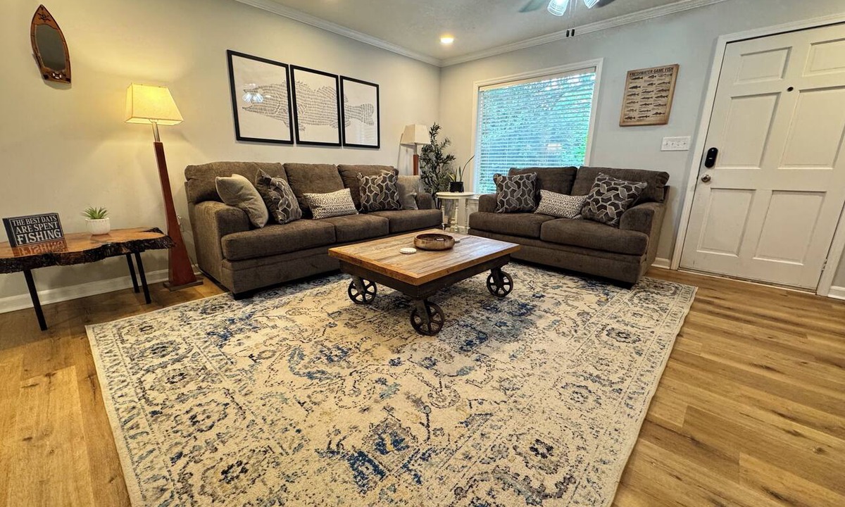 Groveoak House | Spacious Family-Friendly Minutes to Lake Guntersville & City Harbo