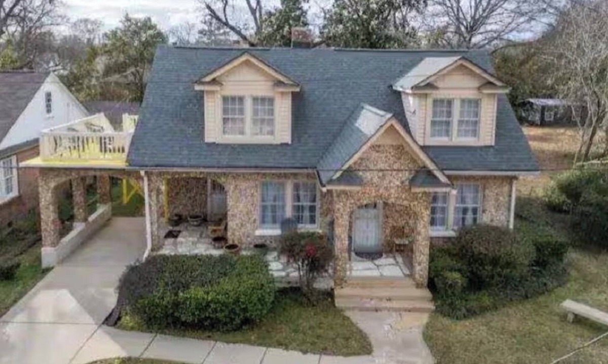 Wetumpka House | Spacious family-friendly 7-bedroom house with WiFi, AC in charming Wetumpka