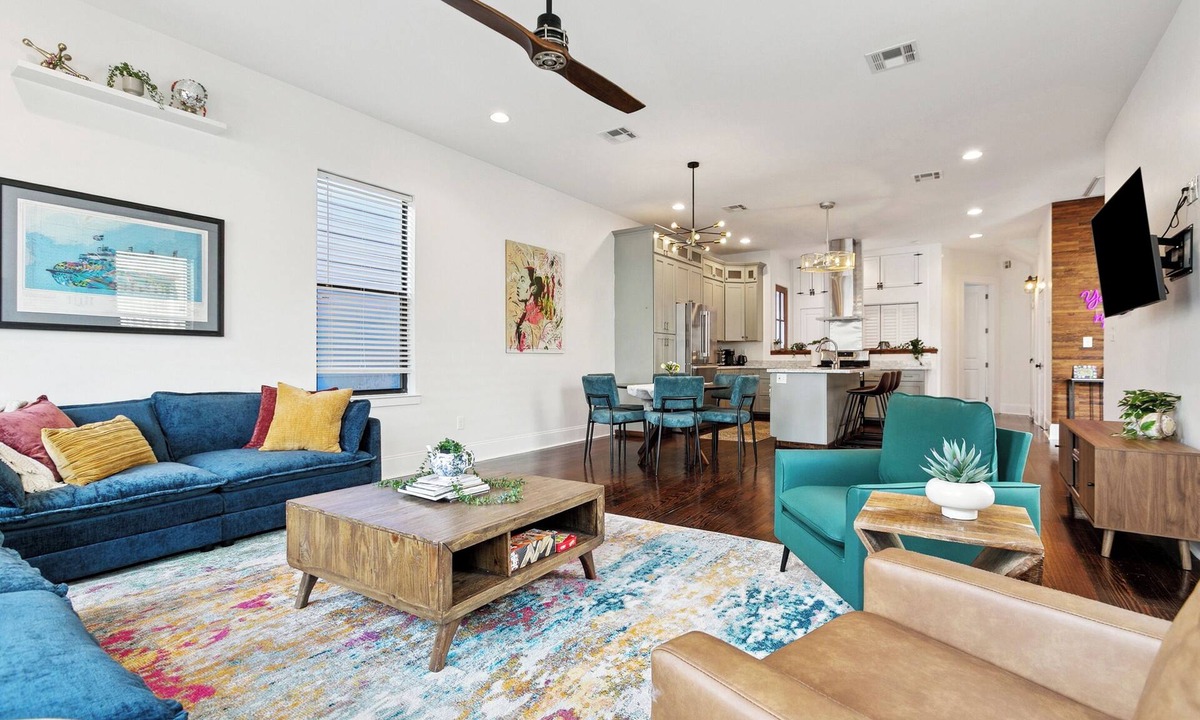 Saint Claude House | Spacious NOLA Escape Free Easy Parking Near French Quarter Back Patio