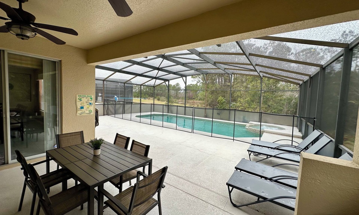 Watersong House | Spacious Orlando Getaway – Sleeps 16+! Pool, Game Room & close to Disney parks