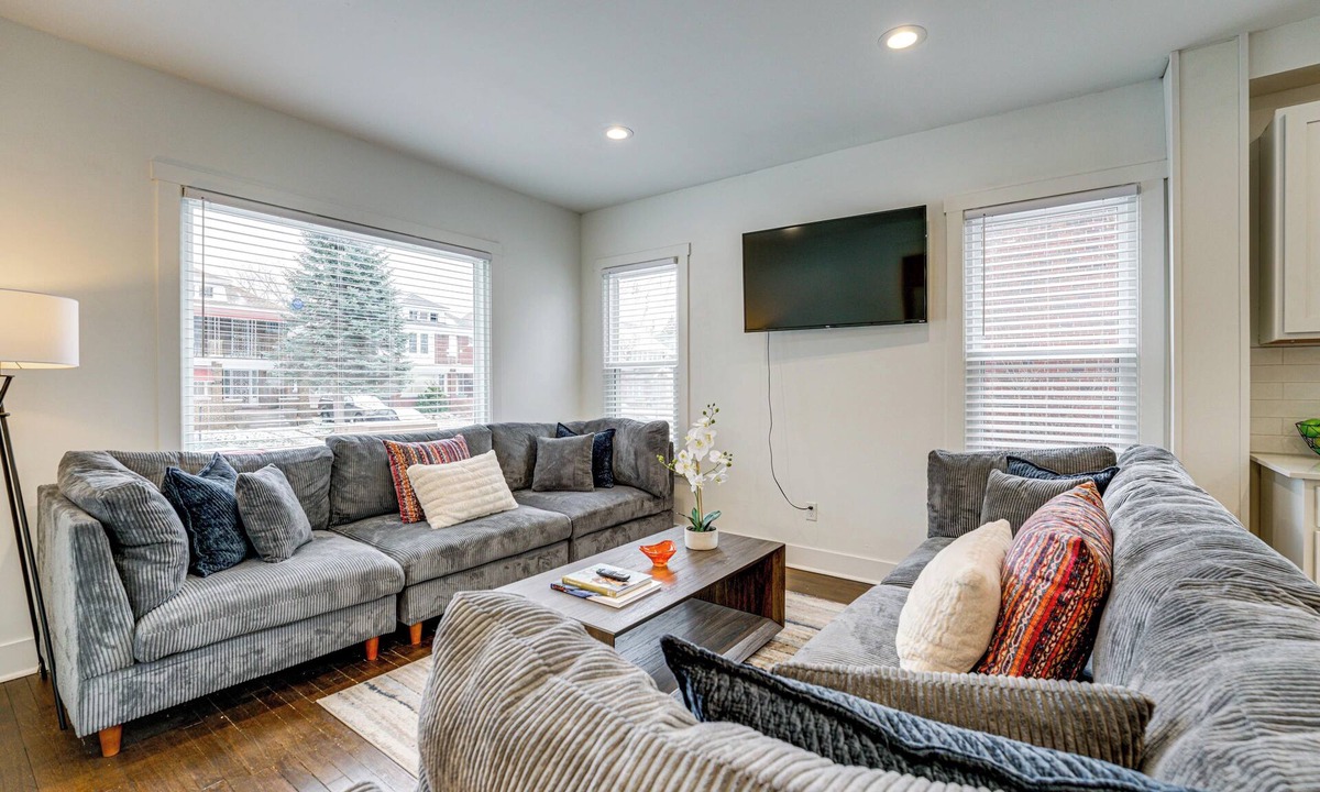 Detroit House | Spacious & Updated Group Getaway in Detroit!