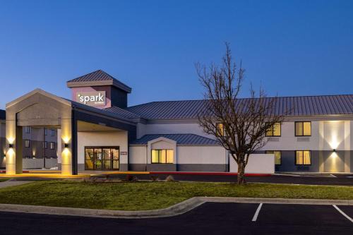 Bentonville Hotel | Spark by Hilton Bentonville