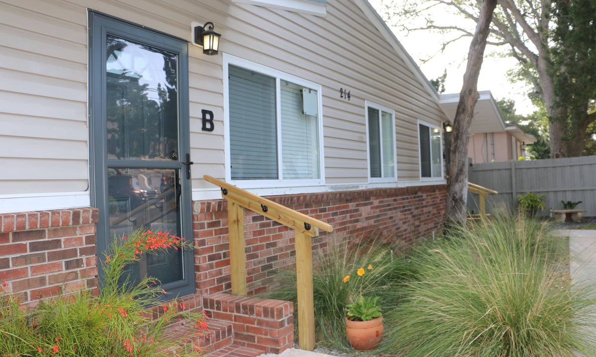 St. Augustine Beach House | St. Augustine Beach Vacation Home. Two weeks or 3 months. Available now!