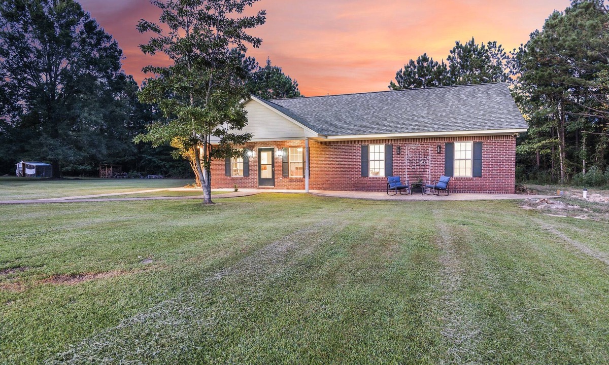 Starkville House | Starkville Storey, Fine Country Living, Quiet