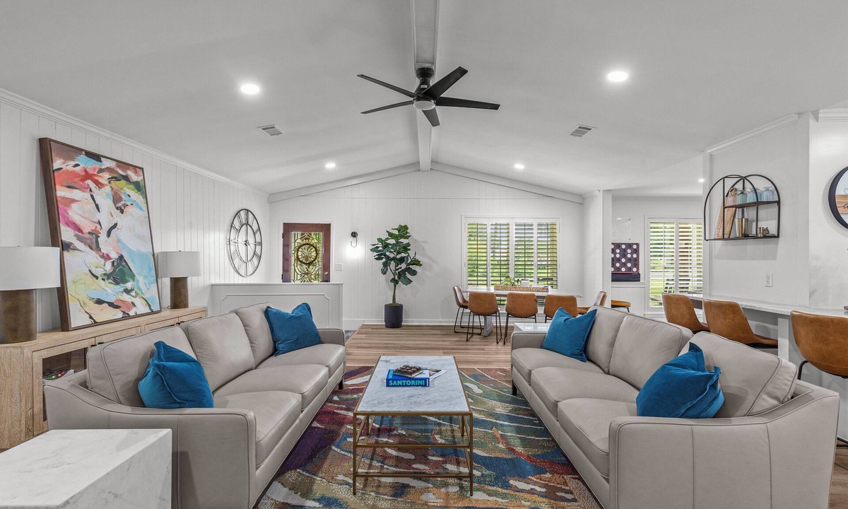 Flowood House | Stay Local Fantastic 4 Bedroom Near the Rez Sleeps 16