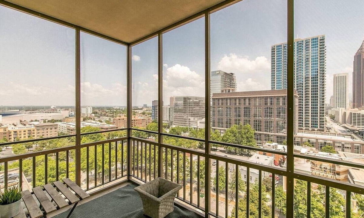 Downtown Atlanta Condo | StayATL | Downtown High Rise Condo with Balcony