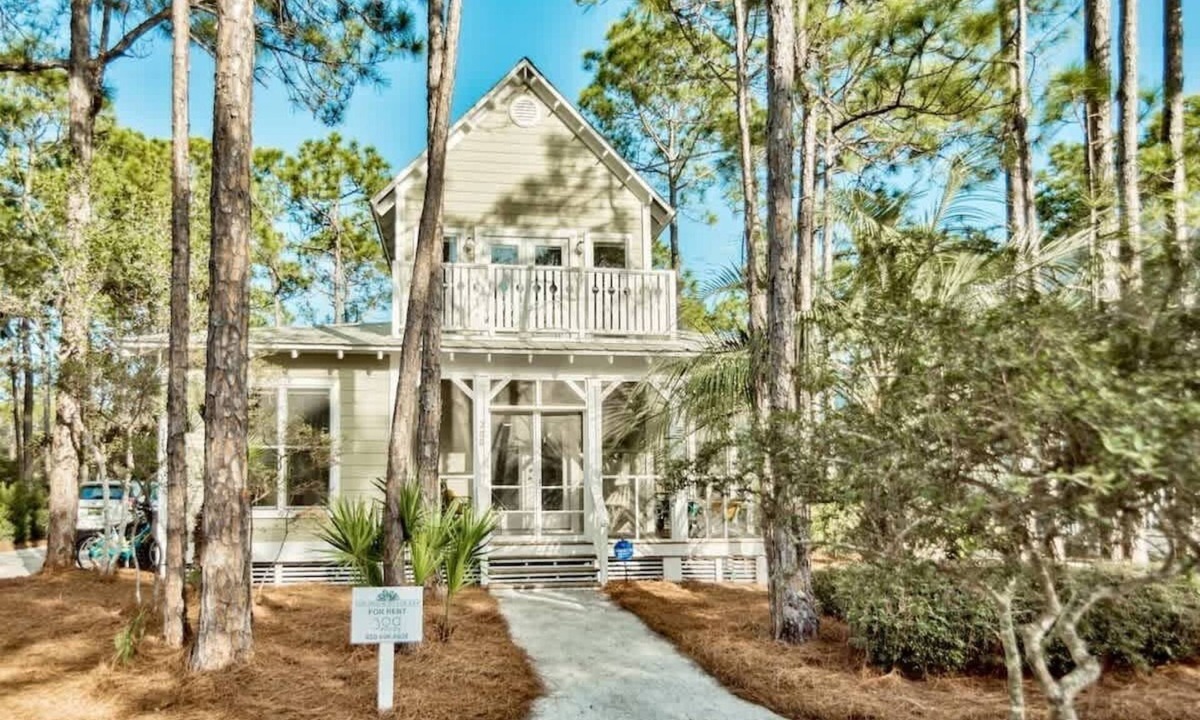 Seagrove Beach House | Steps from pool and Beach-Renovated-`Texas Tide`