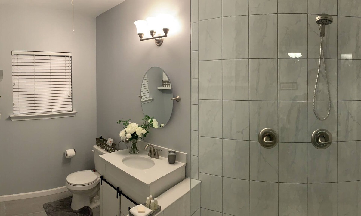 Northside Apartment | Studio in popular Northshore, 1.2 miles to Ross's Landing