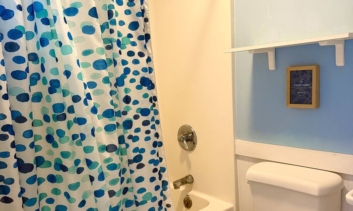 Monticello Apartment | Studio unit with kitchenette