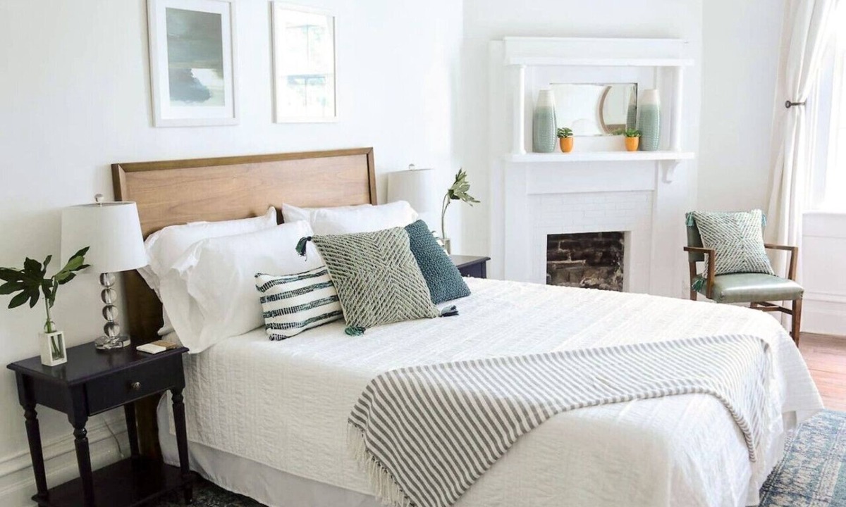 Historic Downtown Savannah House | Stunning Forsyth Park Charmer - Amazing Location!