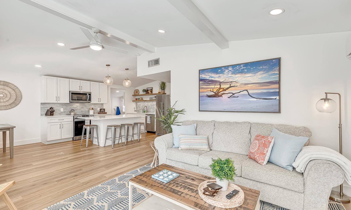 St. Augustine South House | Stunning Waterview! Beach and Downtown only 10min away. Boat ramp 1/4 mile away.
