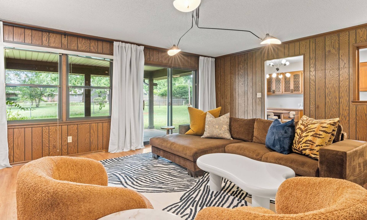 Springfield House | Stylish & Comfortable 4-bedroom Retreat in safe and quiet Southside Springfield
