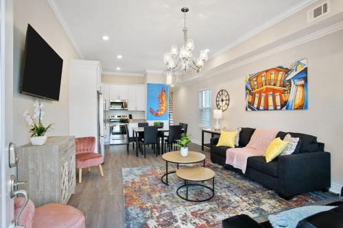 Tulane - Gravier House | Stylish Home Uniquely Designed near French Quarter