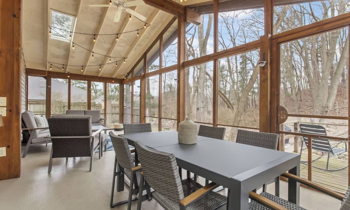 Douglas House | Stylish & Spacious Home | Hot Tub & 3-Season Deck