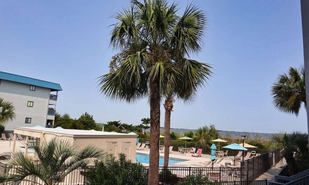 Tybee Island Condo | Sun, Sand and Pool : Condo at Savannah, Tybee