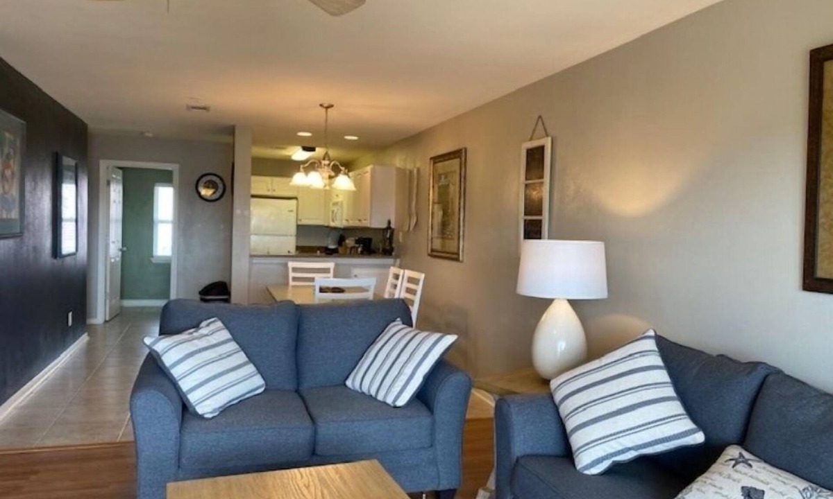 Innerarity Townhomes House | Sunset Bliss with 2 Decks, Pool & Private Bay Access