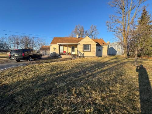 Bedford House | Sunset Cornfield Oasis