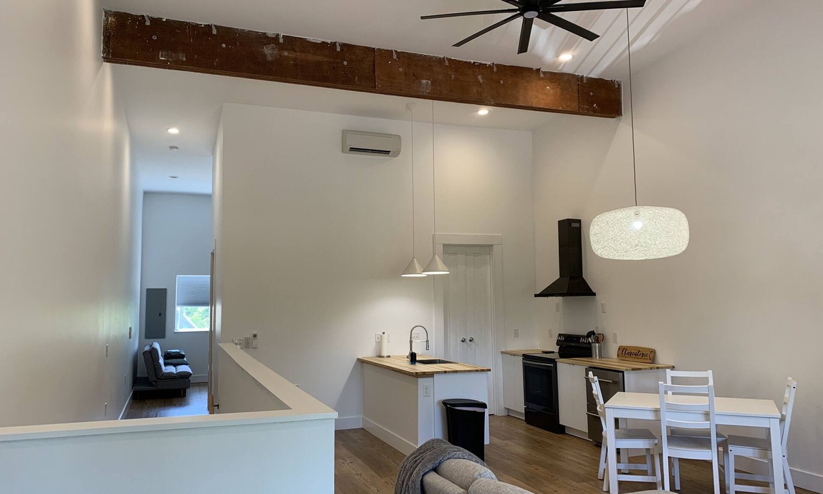 Old Town Condo | Sunset Limited: two blocks to the beach. Sleeps 2