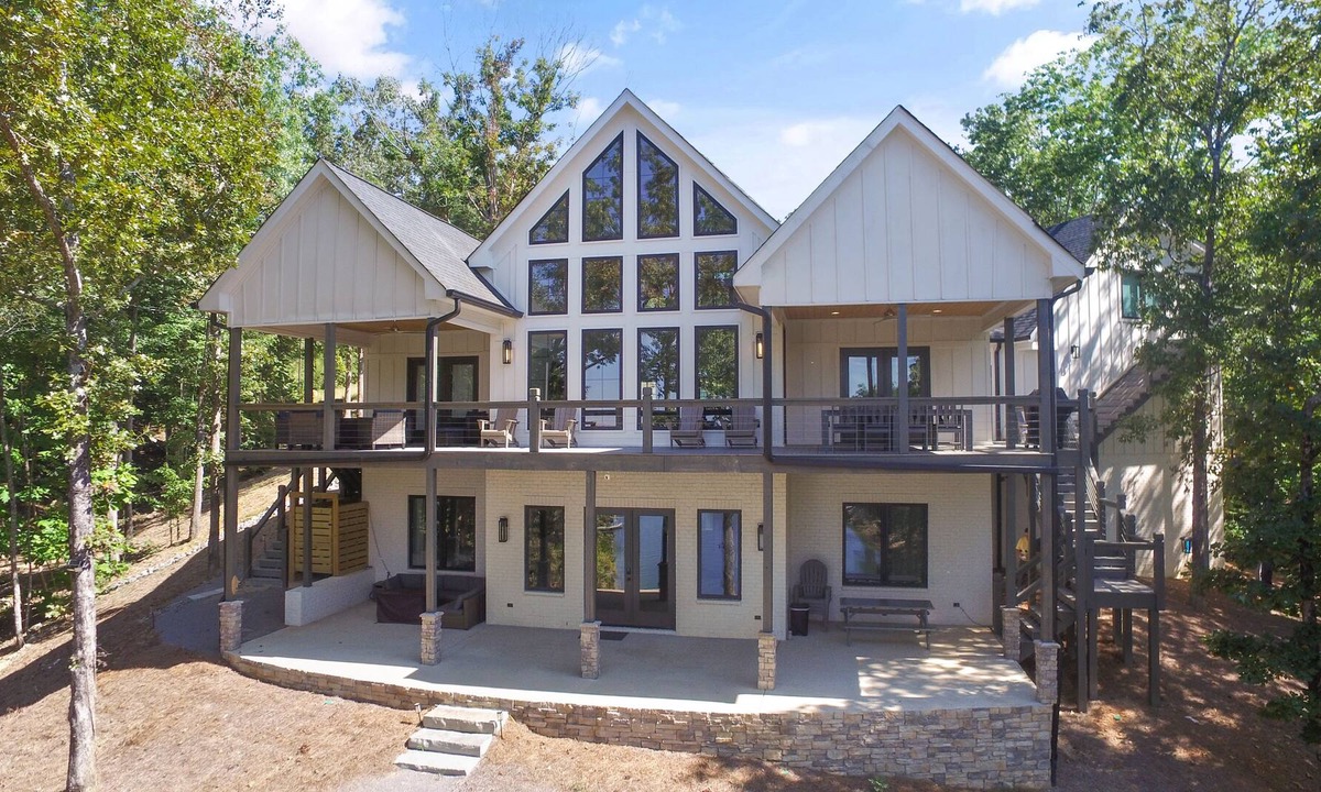 Bremen House | "SUNSET RIDGE" - Views, Views, Views!