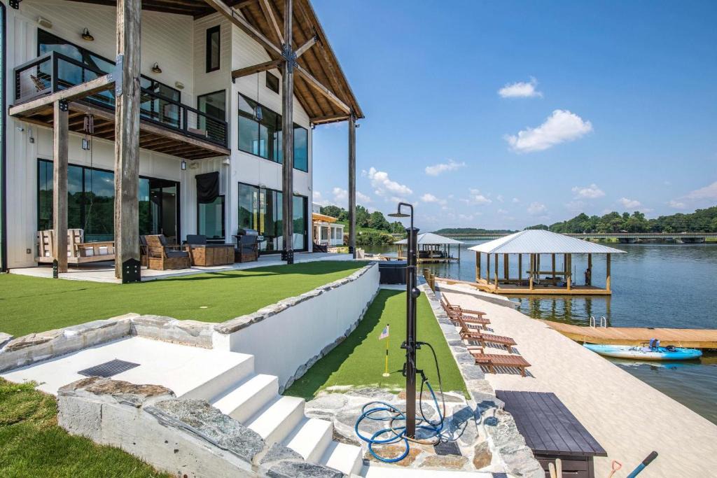 Alexander City House | Sunset Rock at Lake Martin