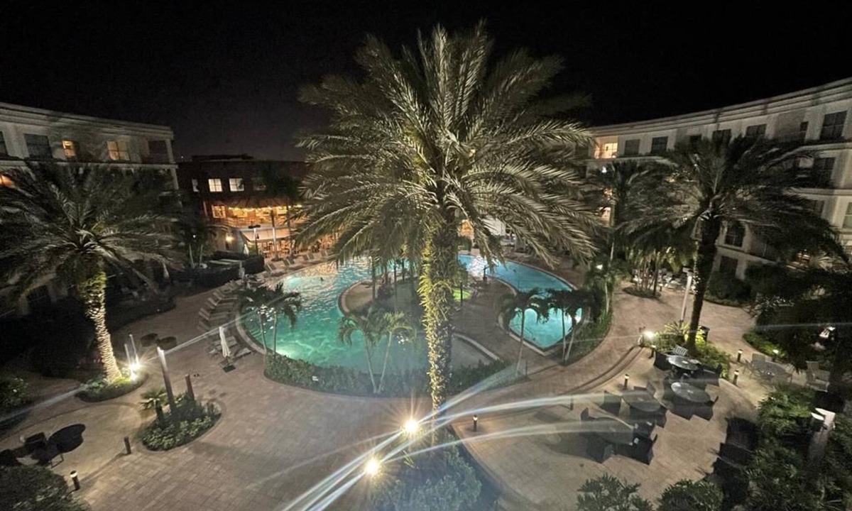 Celebration Apartment | Sunshine Suite 2BR/Pet-Handicap Friendly/Pool View/10 Min Disney