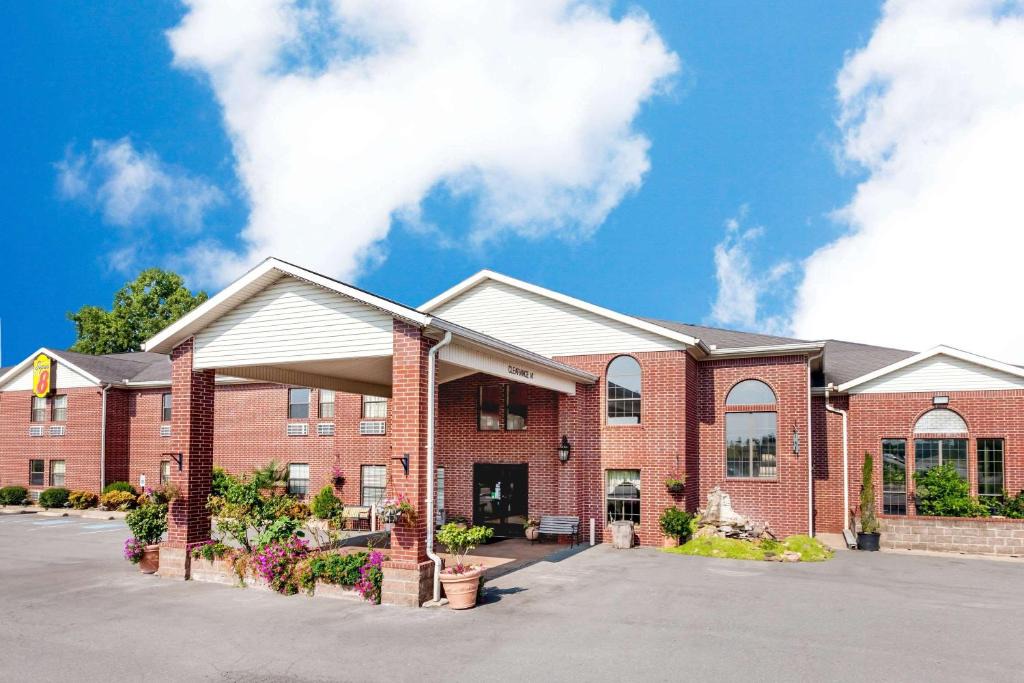 Pine Bluff Hotel | Super 8 by Wyndham Pine Bluff