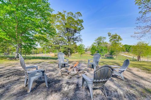 Iuka House | Surrounding Pasture Views! Peaceful Escape in Iuka