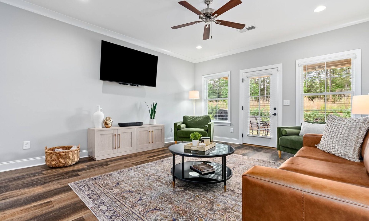 Auburn House | Sweet Home Auburn - Townhome minutes to campus!