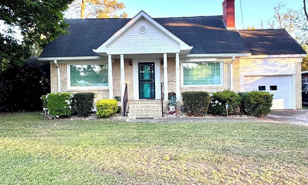 Augusta House | Tee Time Cottage! 4 miles from Augusta Nationals