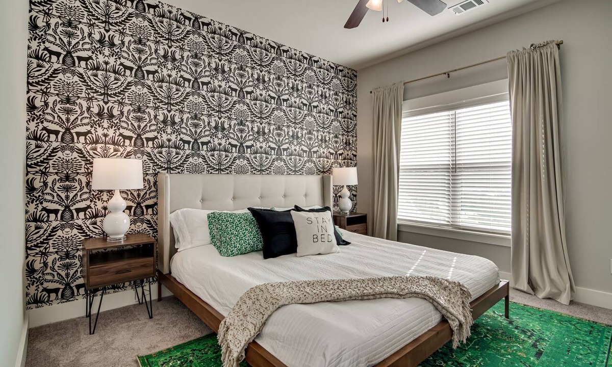 Gracewood Apartment | The Alice: King Bed - Top Floor - Pool & Gym - WiFi - Washer/Dryer - Ft Gordon