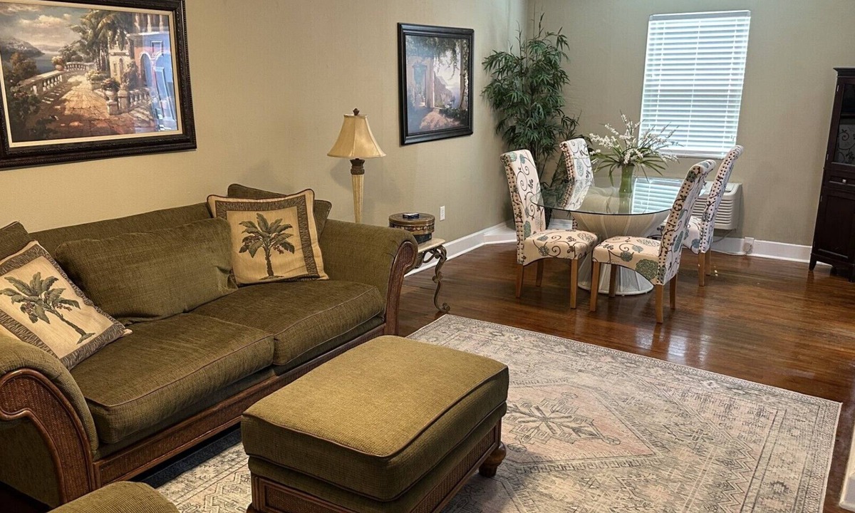 Highlands - Perkins House | The Baker: 2-bedroom townhome. Walk to LSU
