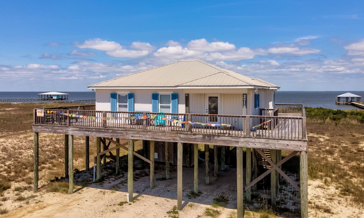 Dauphin Island House | The Beach House! Bayfront, Pet Friendly, Sleeps 8