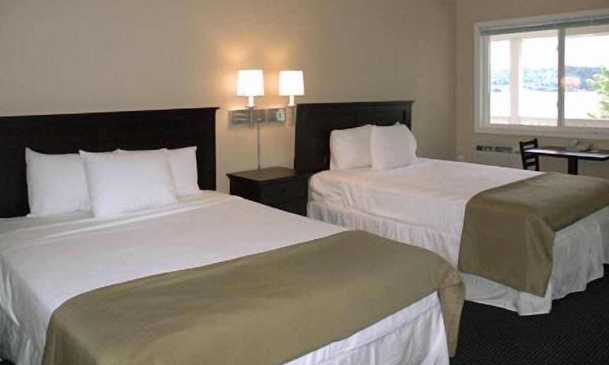 Munising Hotel | The Beach Inn Motel
