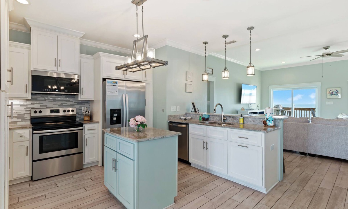 Dauphin Island House | The beach is your backyard in this Gulf-Front Home! Sleeps 10!
