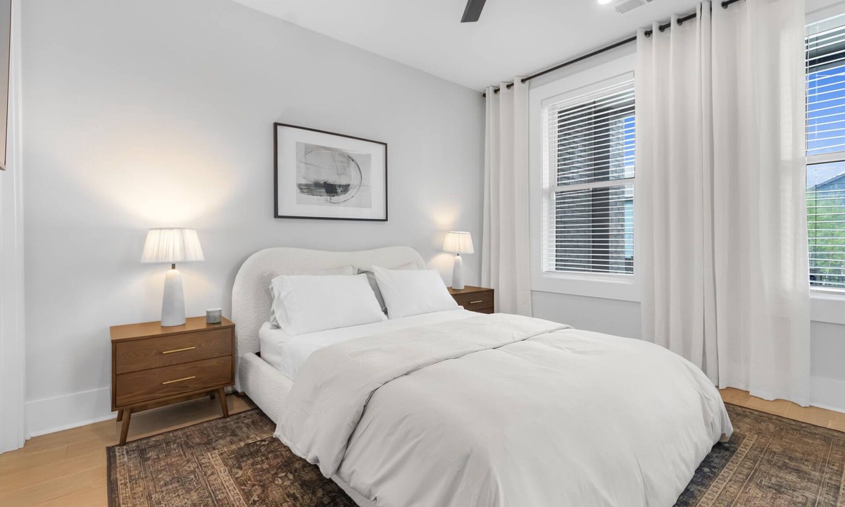 Pittsburgh House | The Blackstone Manor - 4BR Home with Skyline View