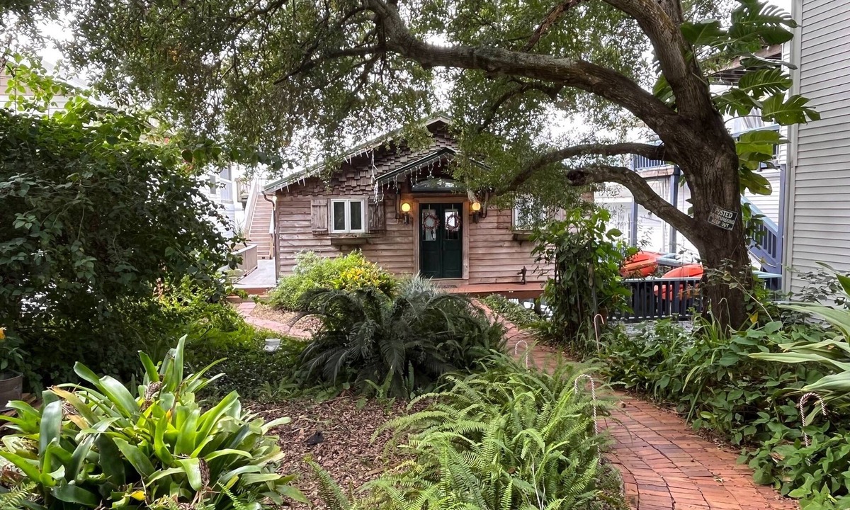 Mount Dora Cabin | The Boat House on Lake Dora - Waterfront & Downtown