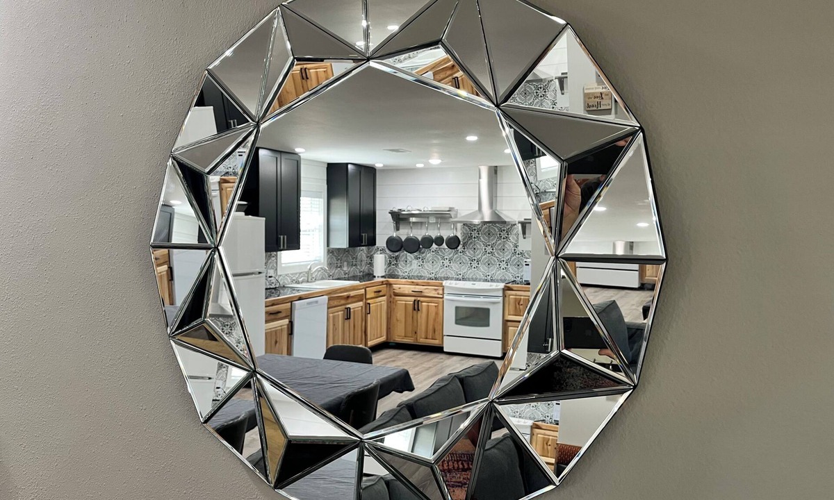Murfreesboro House | The Diamond Flat is your ideal home base - centrally located and spacious!