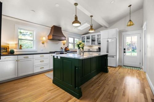 Arcadia House | The Farm at Arcadia: Newly Renovated Golf Retreat