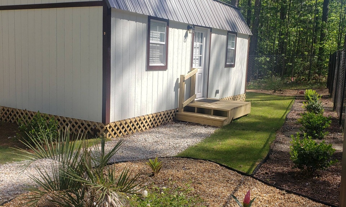 Notasulga Cabin | The Godfather Tiny House. 15 minutes from Auburn University, Bucee's & Walmart