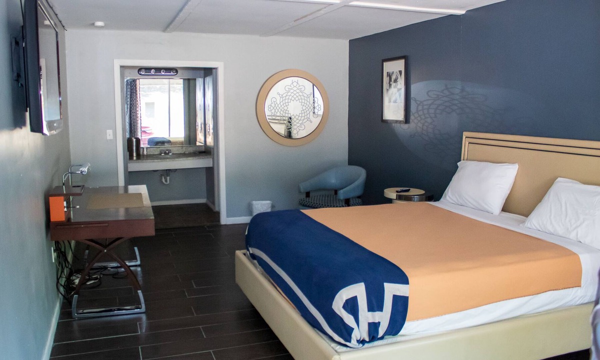 Macon Hotel | The Grand Motel