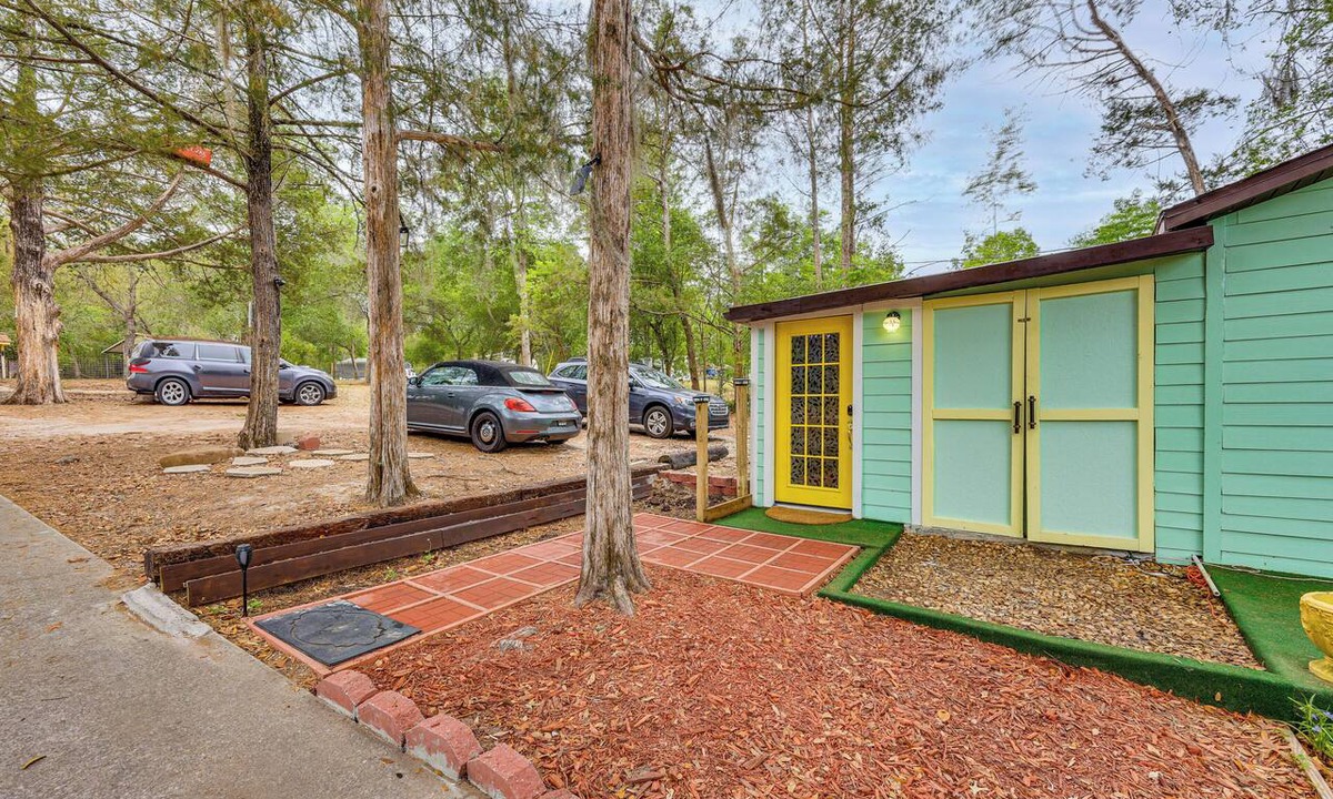 Keystone Heights Apartment | The Humming Bird Suite - Affordable Lakefront Fun