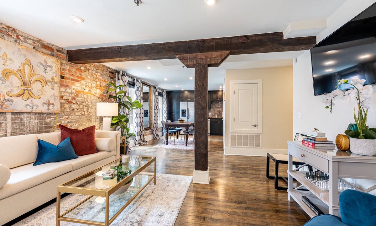 French Quarter Apartment | The Lalaurie - Historic 1B/1B - 60 Day Min Rental