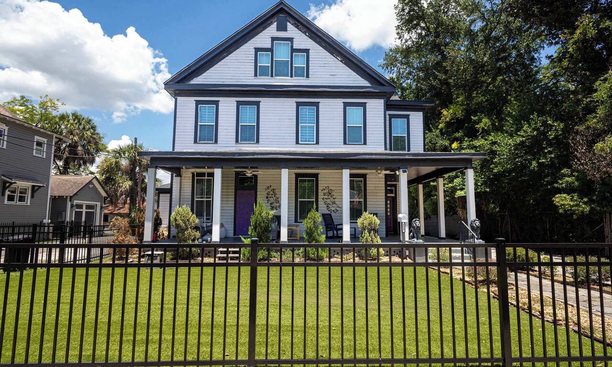 Springfield Apartment | The Legacy House 6BR Springfield Family Home