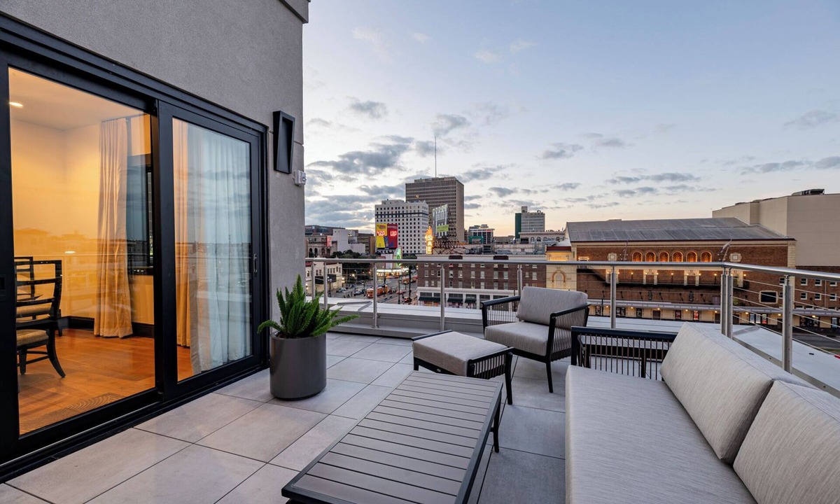 Central Business District Apartment | The Mayfair