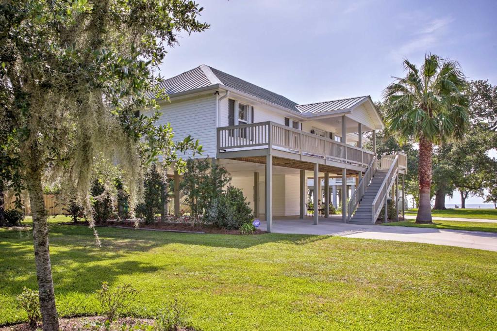 Waveland House | 'The Palm' Bay St. Louis Home - Walk to Beach!