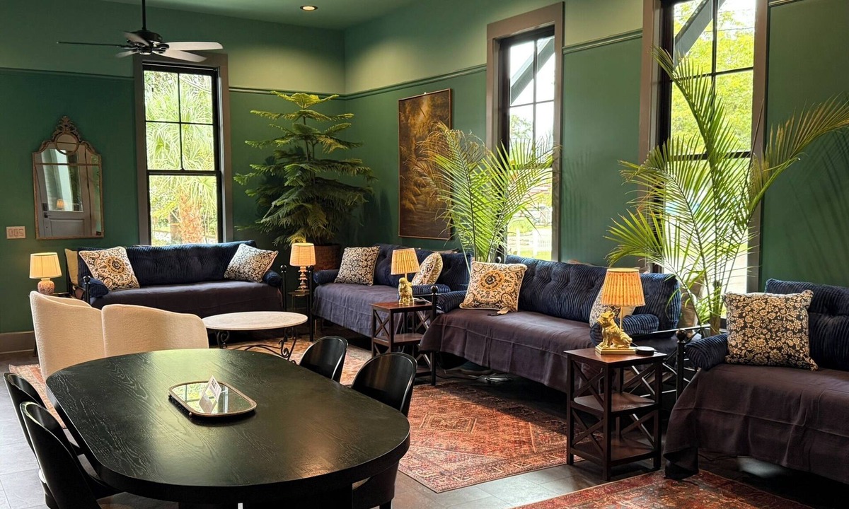 Biloxi House | The Parlour @ The Pullman House Downtown w/Heated Pool