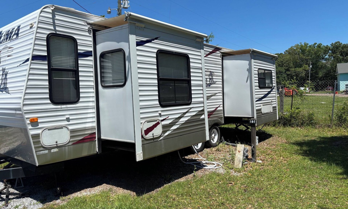 Gautier House | The Refuge- Perfect 1-bedroom recreational vehicle with AC in Gautier