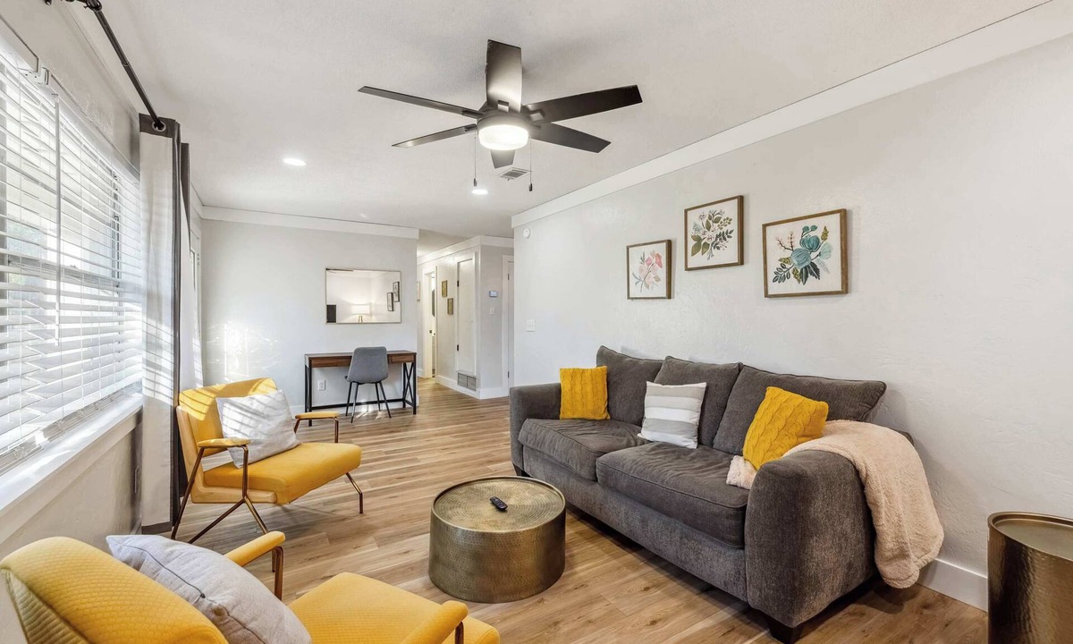 Gainesville House | The Retreat on 43rd | 3mi to UF & Shands Pets